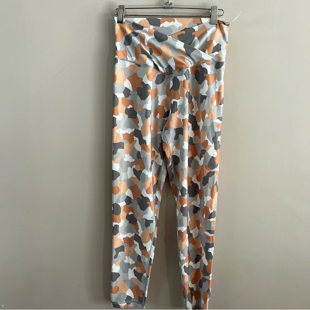 OFFLINE By Aerie Real Me Xtra 7/8 high waist Printed Leggings large gray white